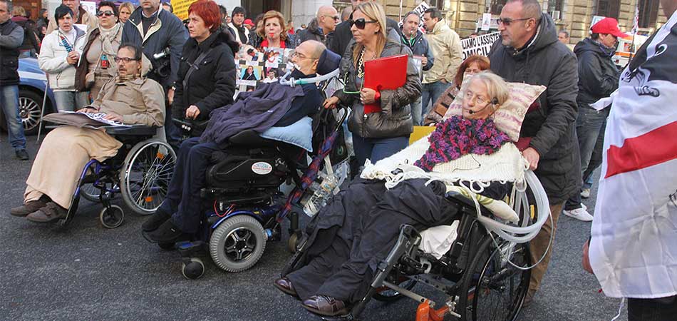 Servizio Sanitario Nazionale ''troppe poltrone e pochi cerotti''
