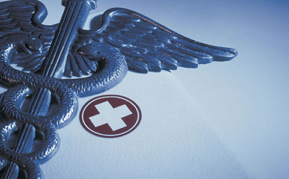 Cresce la spesa pubblica e diminuiscono ASL e ospedali
