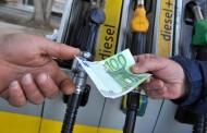 Rincaro benzina: Federcontribuenti si interroga se i 