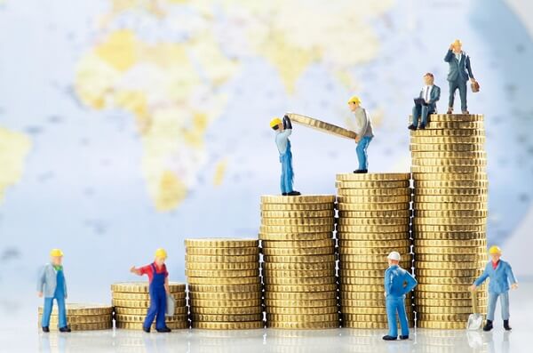 Il salario minimo può diventare la base d'asta della contrattazione